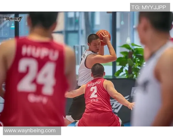 功夫足球三大球星人物解析:球场传奇与风格特点深度剖析 功夫足球三大球星人物解析:球场传奇与风格特点深度剖析