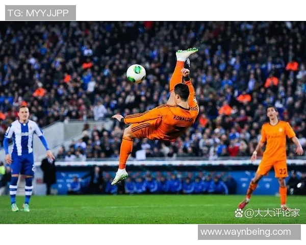 球星赛场爆发激烈冲突引发全场震惊足球打架事件再度成为焦点