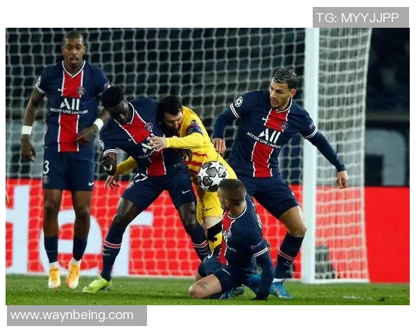 足球球星头顶碰撞瞬间分析及对身体影响的全面研究