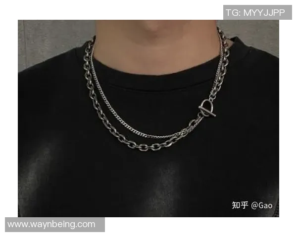 足球男友款项链时尚潮流引领，为爱加分的独特设计首选